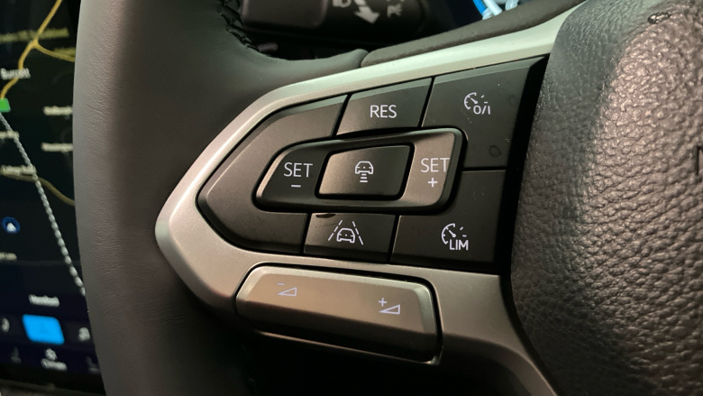 Volkswagen Amarok Diesel D/Cab Pick Up Life 2.0 TDI 205 4MOTION Auto